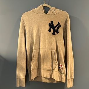 Levi’s New York Yankees hoodie size small